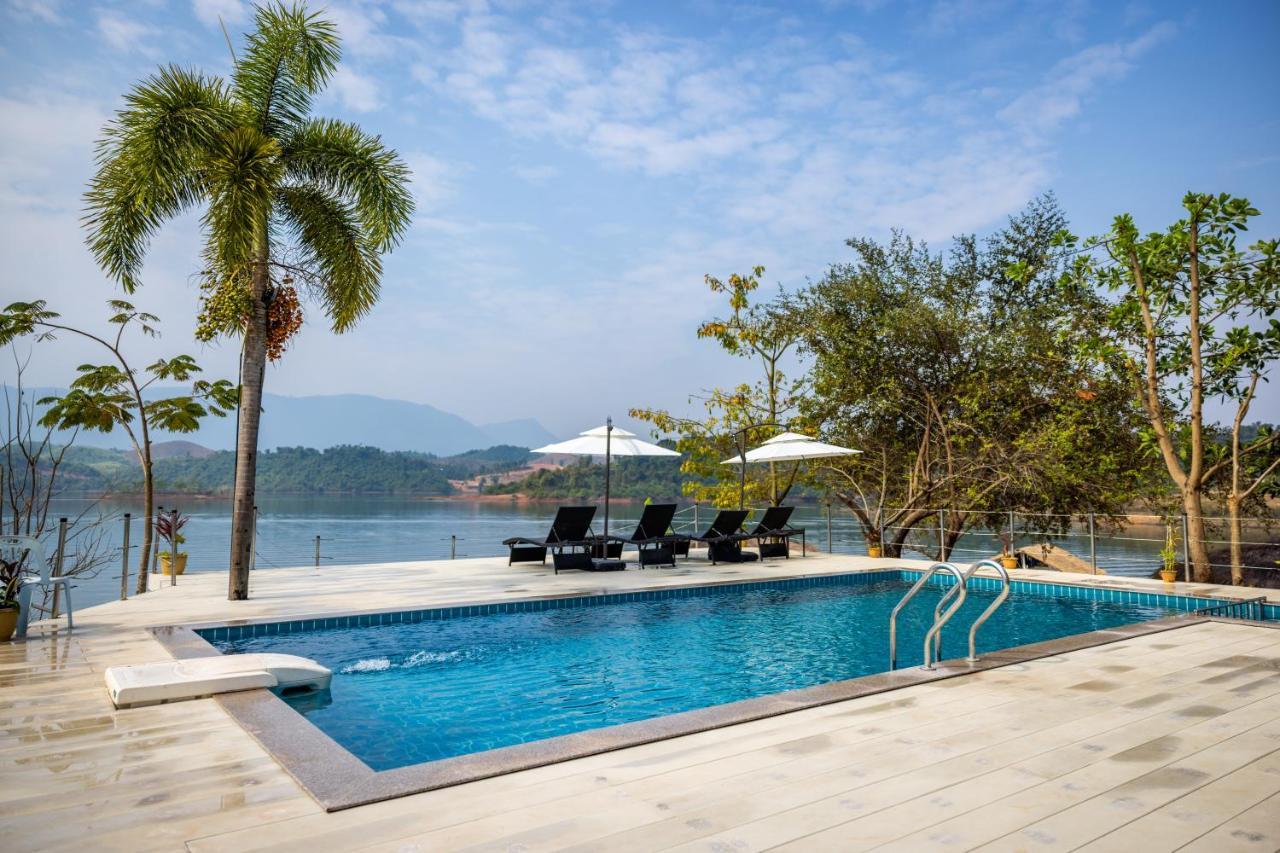 The Sanctuary Nam Ngum Beach Resort Vang Vieng Luaran gambar