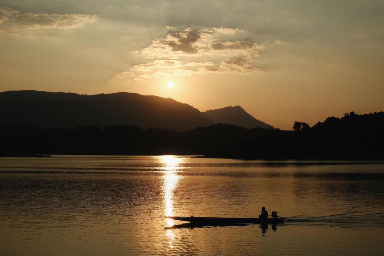 The Sanctuary Nam Ngum Beach Resort Vang Vieng Luaran gambar