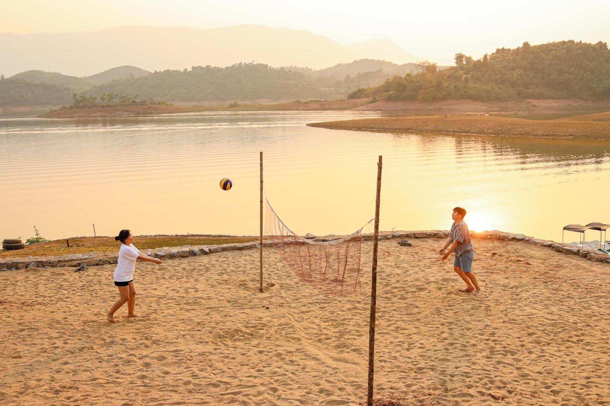 The Sanctuary Nam Ngum Beach Resort Vang Vieng Luaran gambar