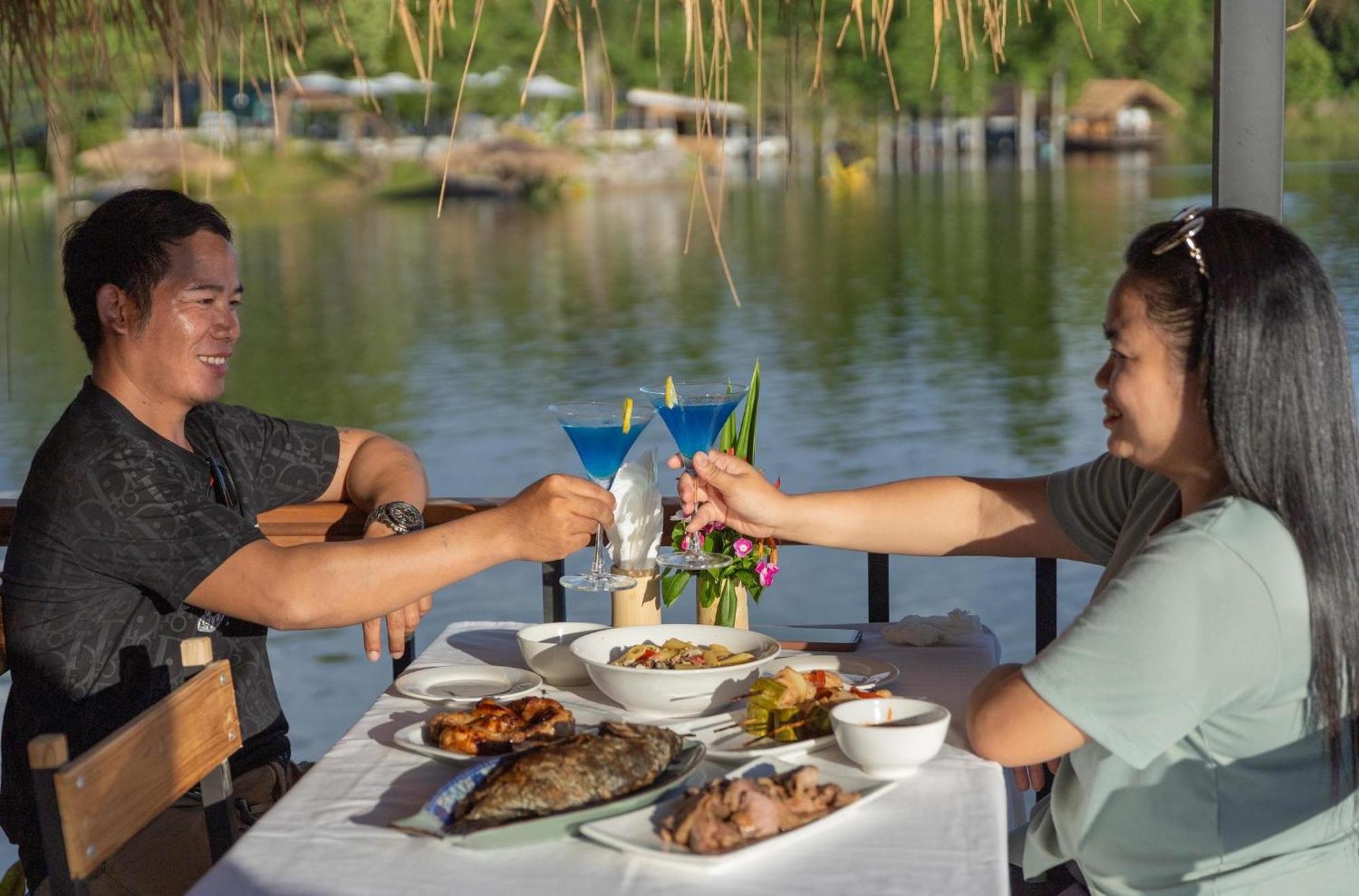 The Sanctuary Nam Ngum Beach Resort Vang Vieng Luaran gambar