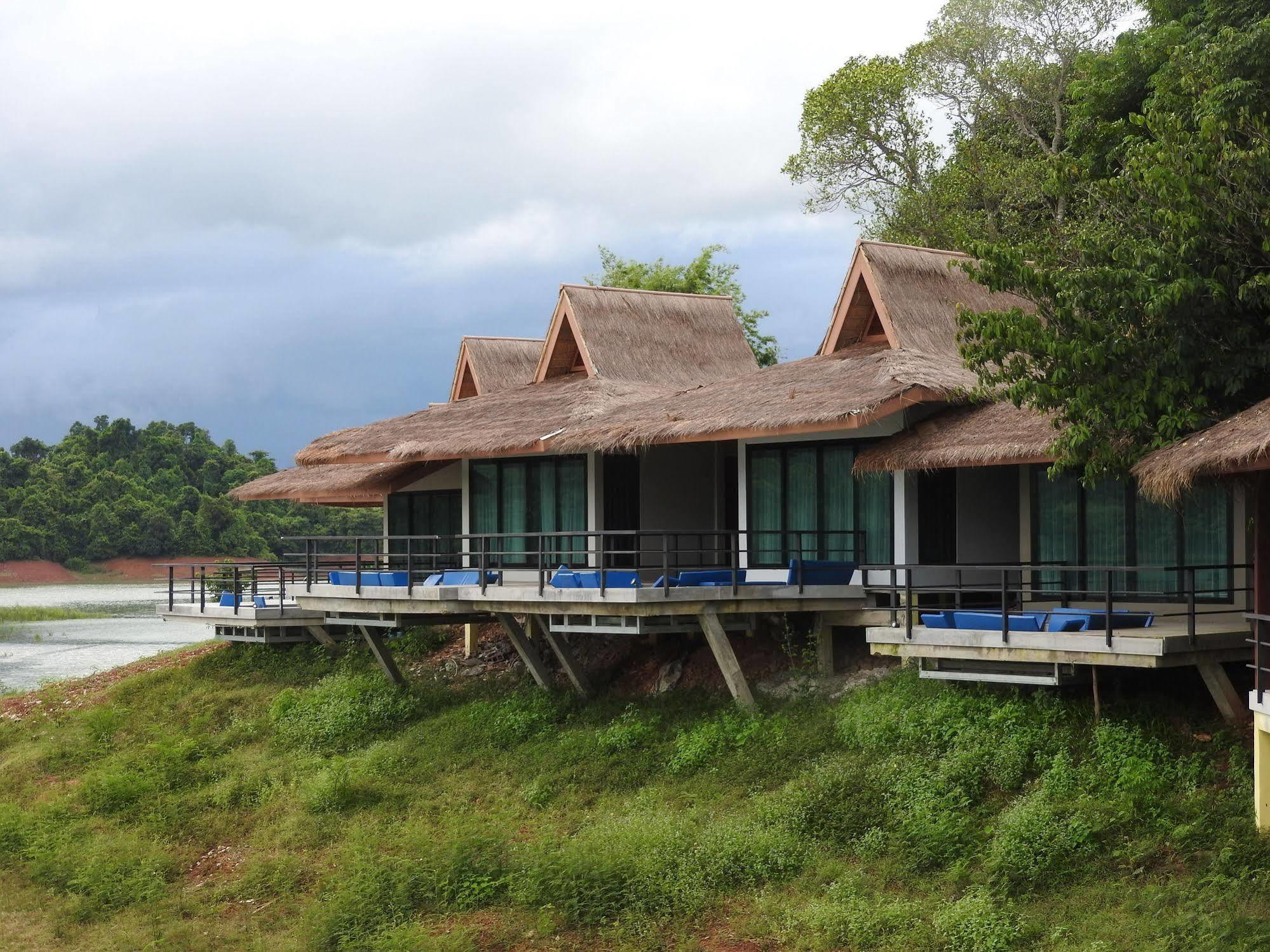 The Sanctuary Nam Ngum Beach Resort Vang Vieng Luaran gambar