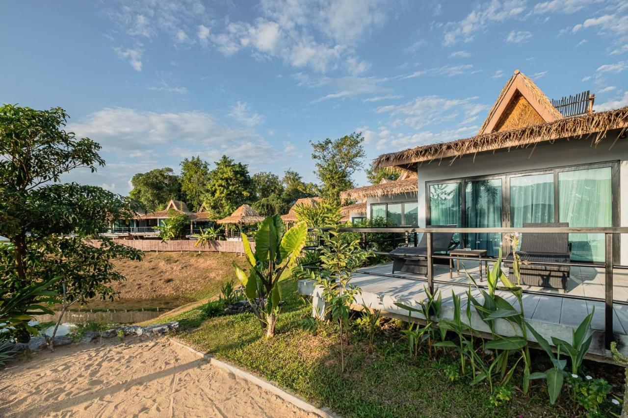 The Sanctuary Nam Ngum Beach Resort Vang Vieng Luaran gambar